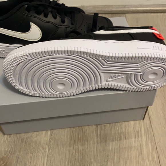 Nike sneakers - Picture 2 of 3